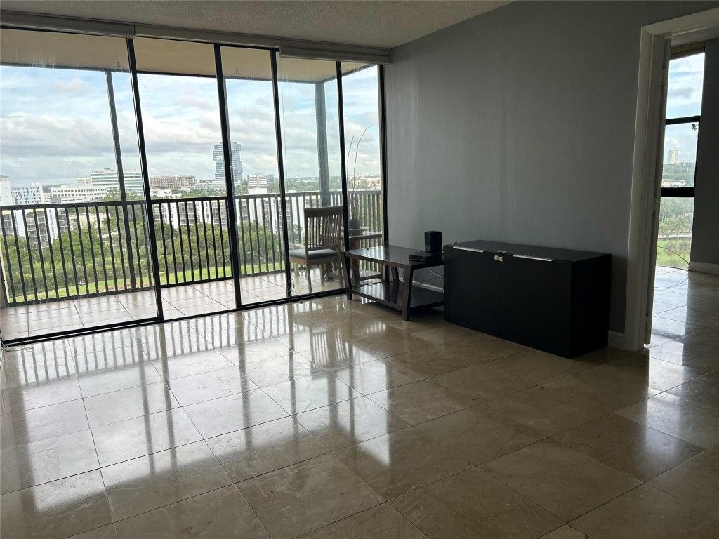 20301 W Country Club Drive, Unit 1222, Aventura, FL 33180 Photo
