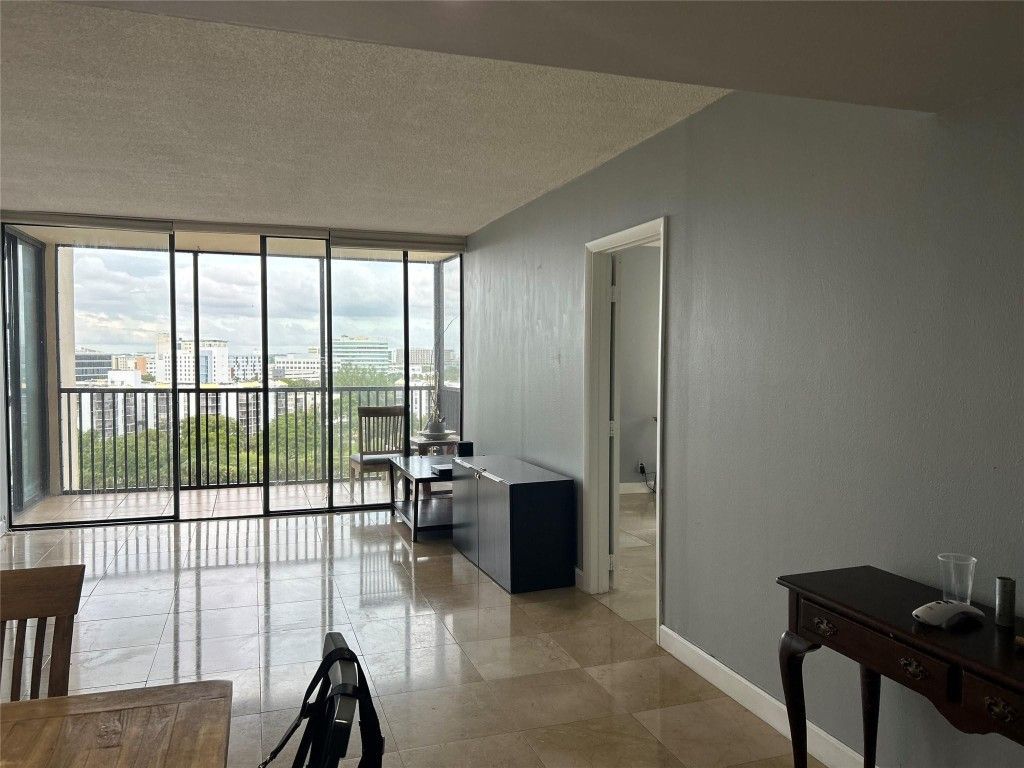 20301 W Country Club Drive, Unit 1222, Aventura, FL 33180 Photo
