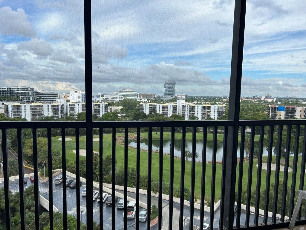 20301 W Country Club Drive, Unit 1222, Aventura, FL 33180 Photo