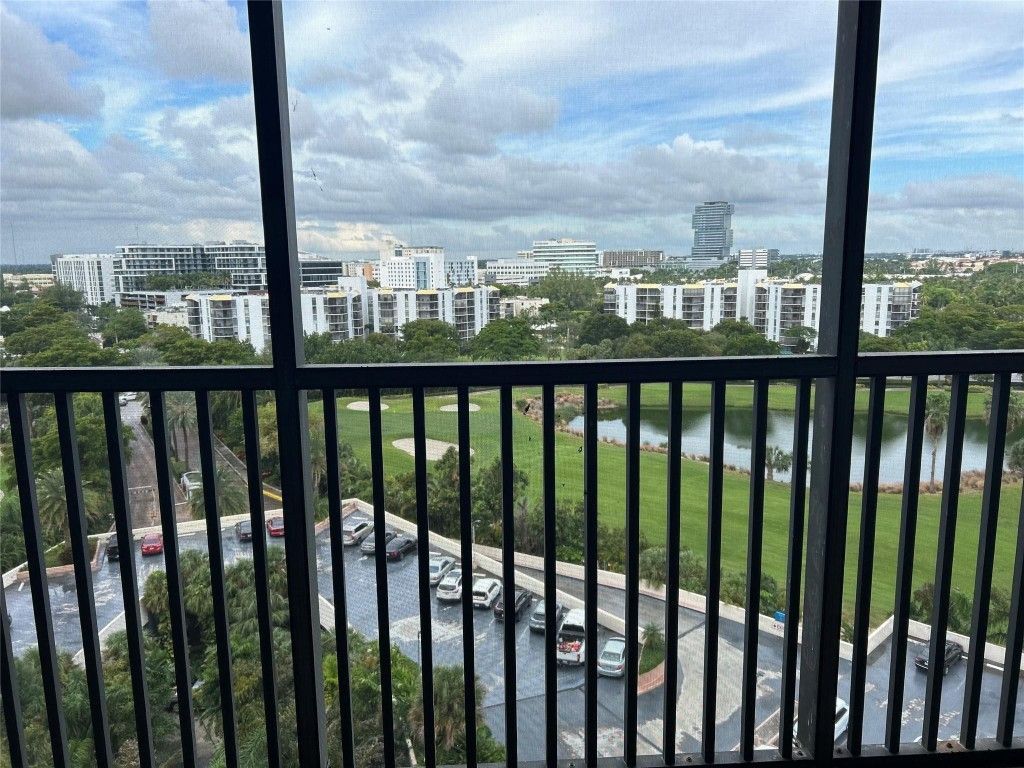 20301 W Country Club Drive, Unit 1222, Aventura, FL 33180 Photo