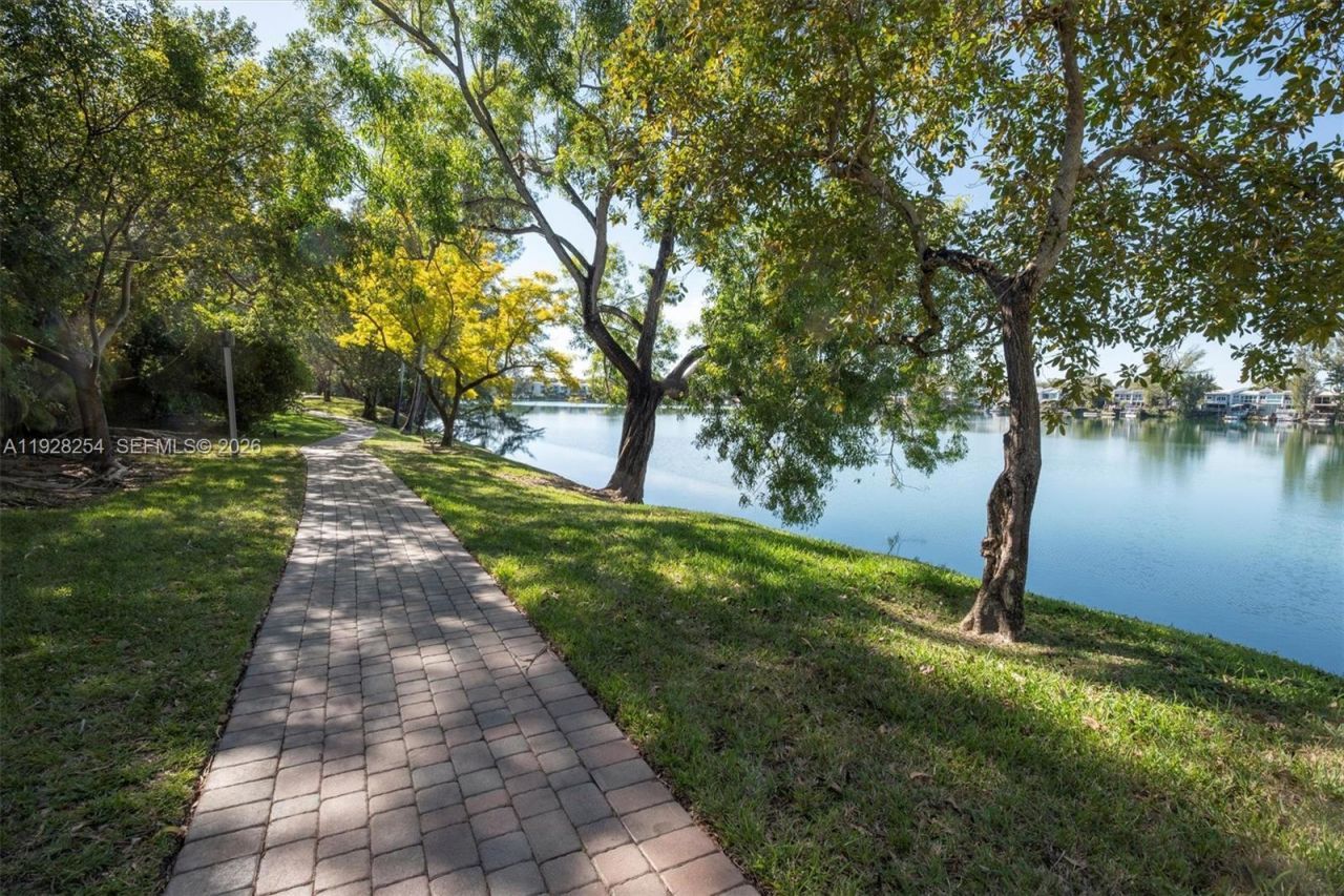 7043 SW 53rd Ln, Miami, FL 33155 Photo