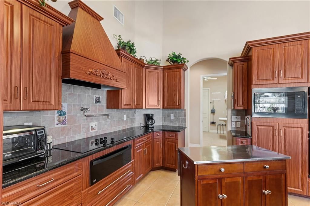 1935 SE 26th St, Cape Coral, FL 33904 Photo