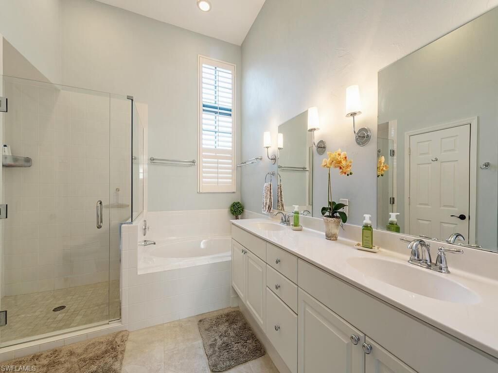 27031 Oakwood Lake Dr, Unit 202, Bonita Springs, FL 34134 Photo