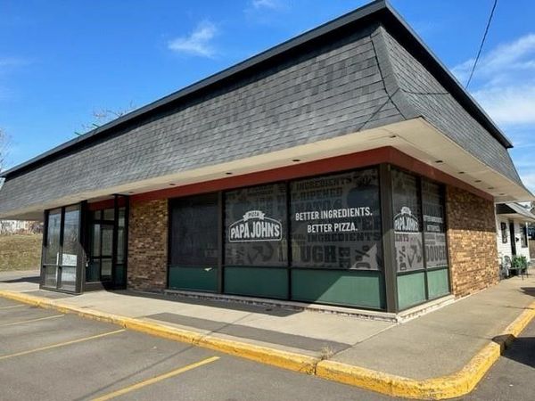 3358 Center Point Road NE, Cedar Rapids, IA 52402