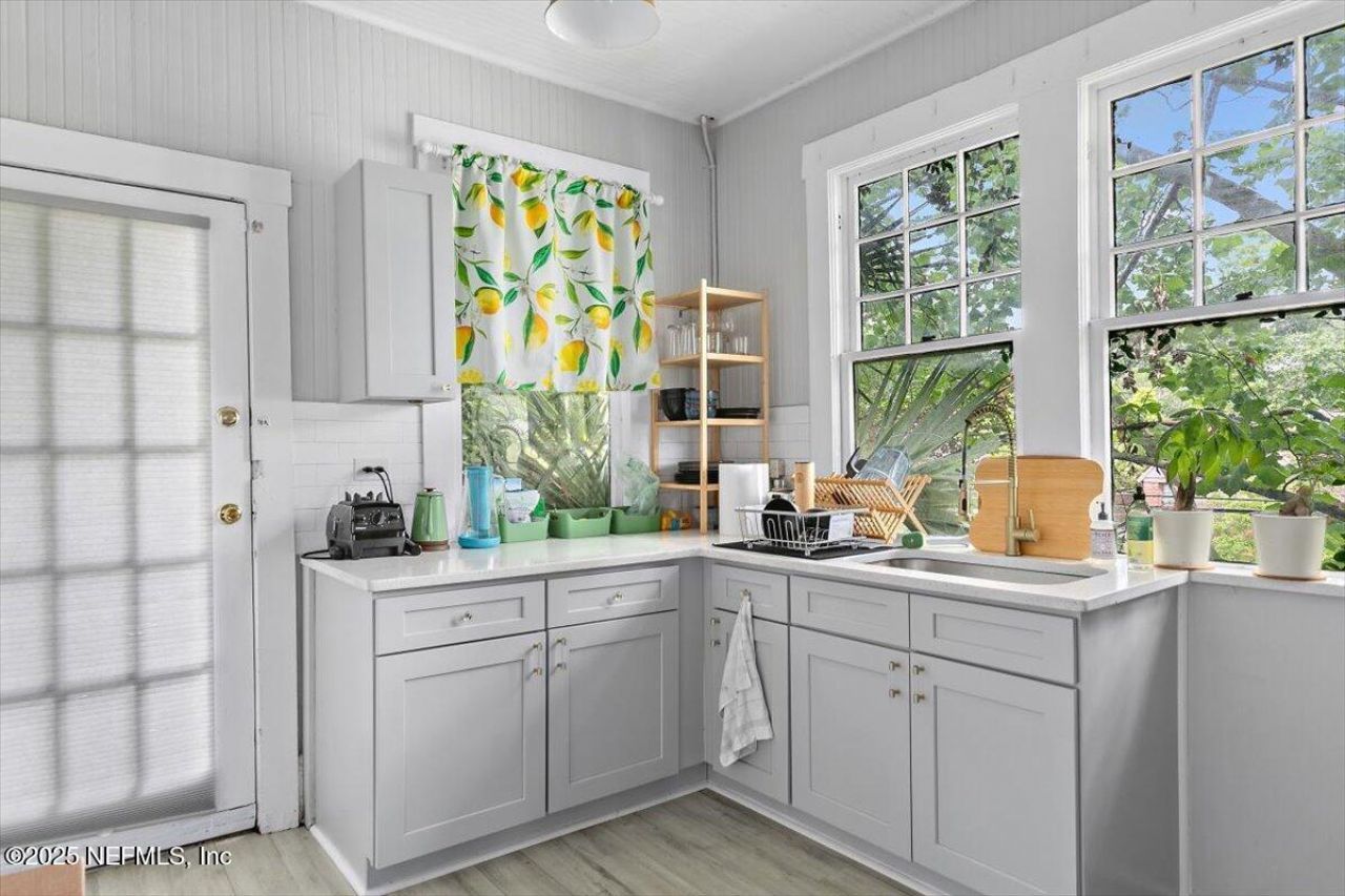 1402 James Street, Jacksonville, FL 32205 Photo
