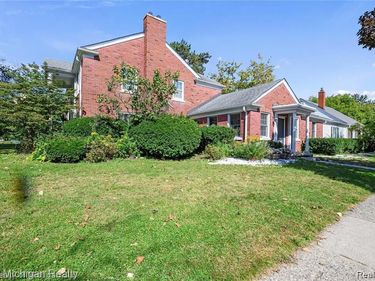 1206 Balfour Street, Grosse Pointe, MI 48230