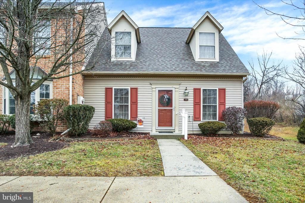 322 Woodland View Court, Harrisburg, PA 17110 Main Photo