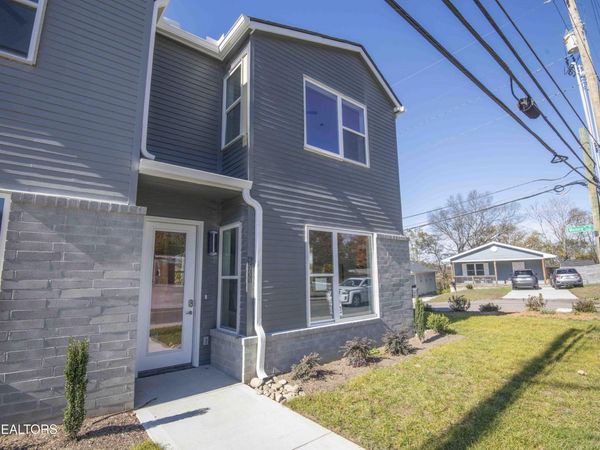 2727 Whittle Springs Rd, Knoxville, TN 37917