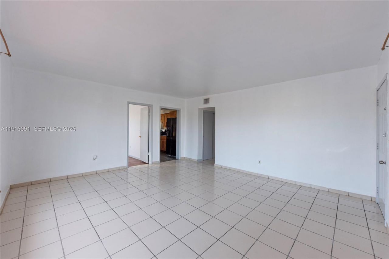 1255 Marseille Dr, Unit 125, Miami Beach, FL 33141 Photo