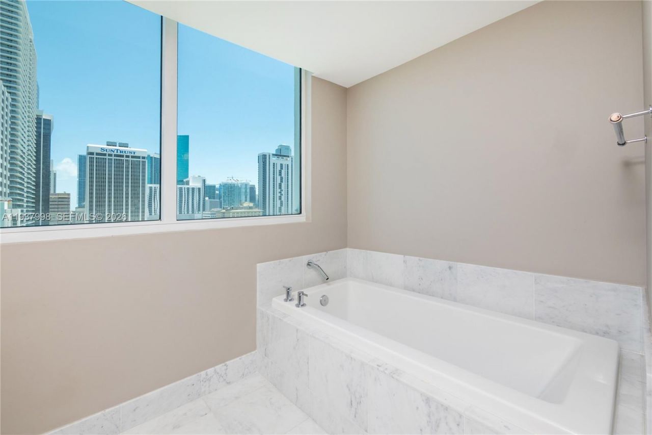 244 Biscayne Blvd, Unit 1703, Miami, FL 33132 Photo