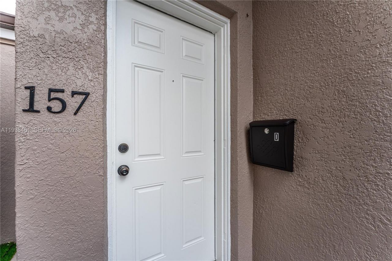 157 Curtiss Pkwy, Miami Springs, FL 33166 Photo