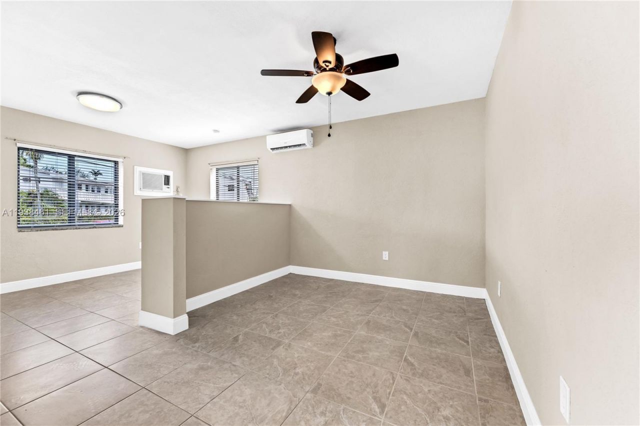 157 Curtiss Pkwy, Miami Springs, FL 33166 Photo