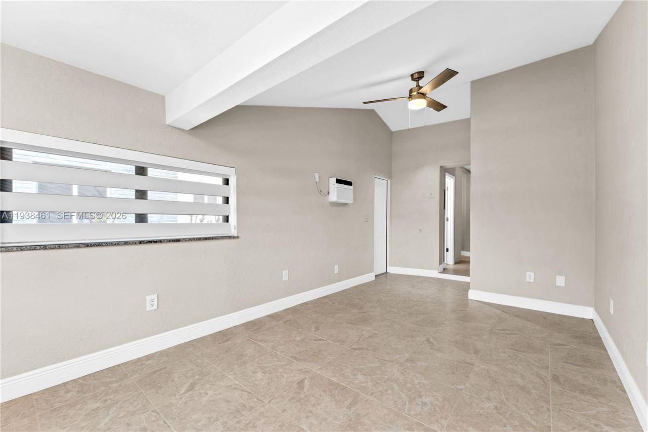 157 Curtiss Pkwy, Miami Springs, FL 33166 Photo