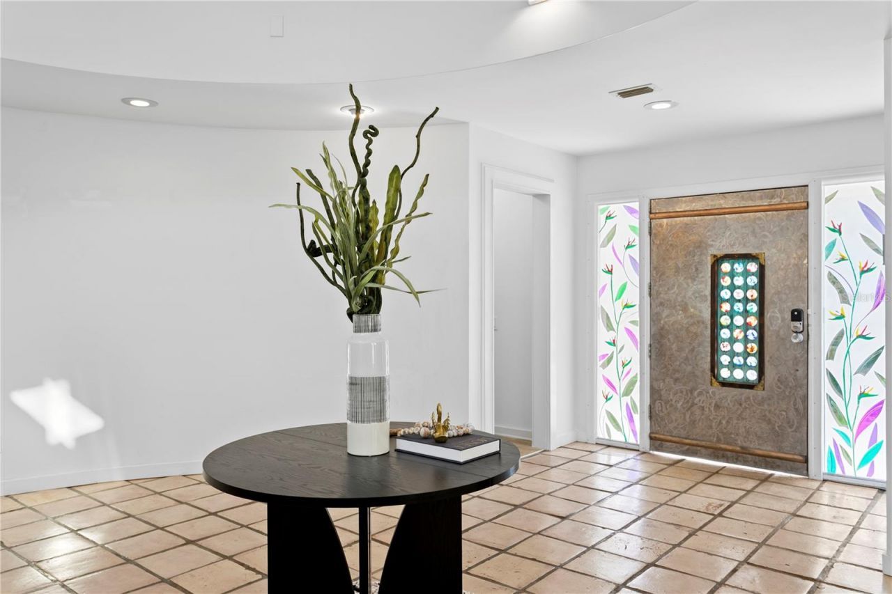 12915 Golf Crest Terrace, Tampa, FL 33618 Photo