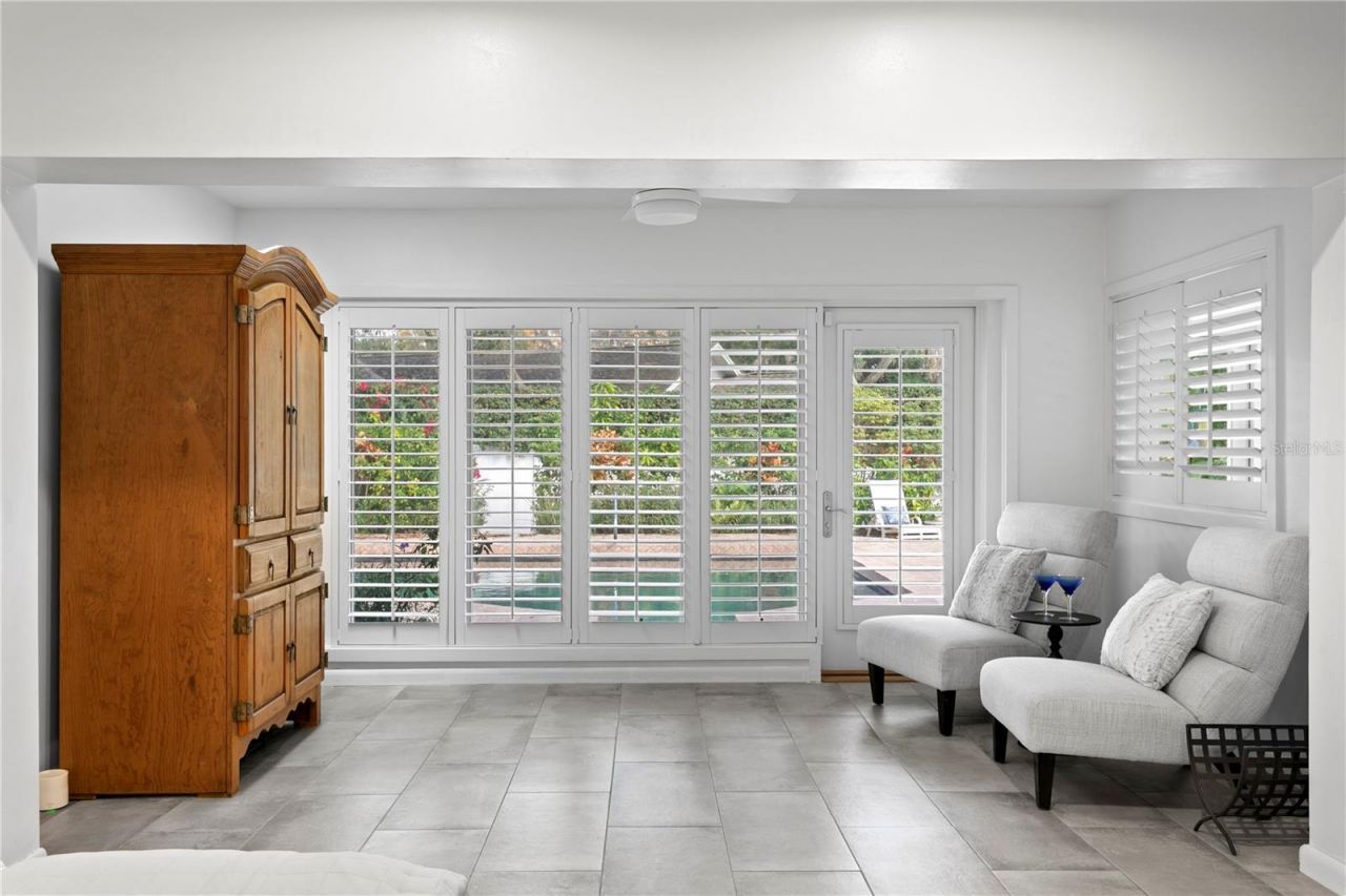 12915 Golf Crest Terrace, Tampa, FL 33618 Photo