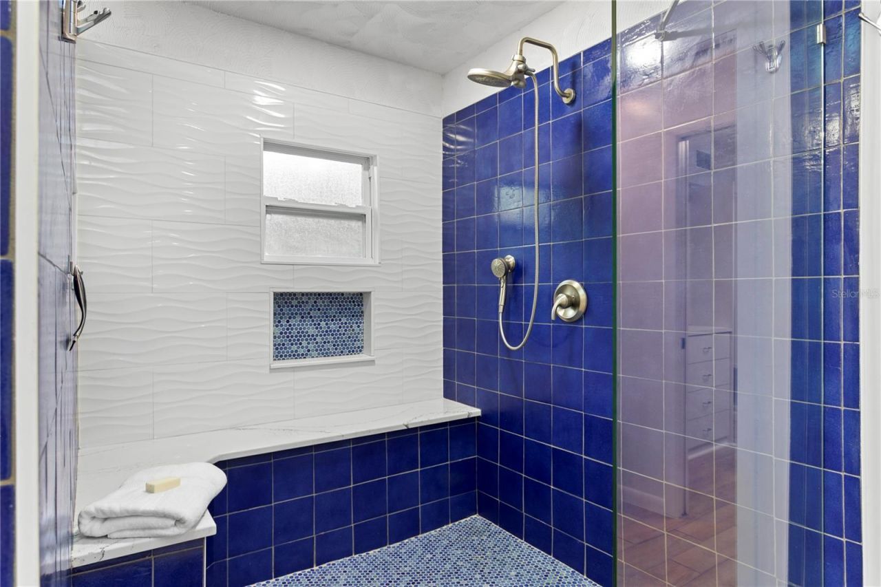 12915 Golf Crest Terrace, Tampa, FL 33618 Photo