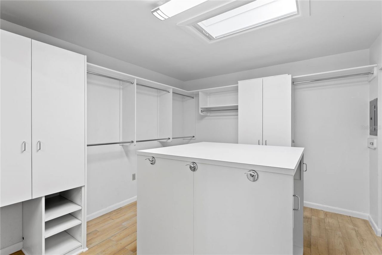 12915 Golf Crest Terrace, Tampa, FL 33618 Photo