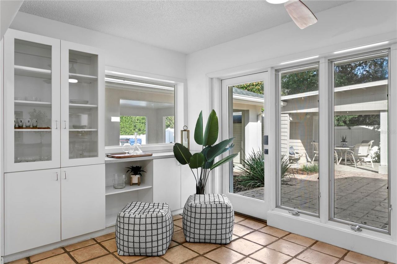 12915 Golf Crest Terrace, Tampa, FL 33618 Photo