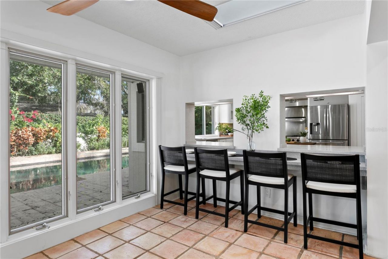 12915 Golf Crest Terrace, Tampa, FL 33618 Photo