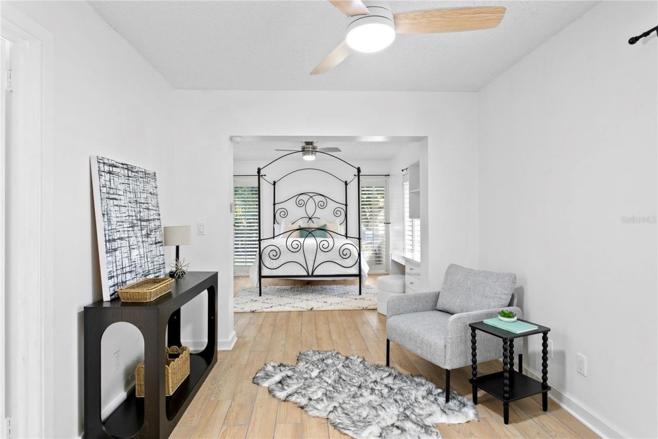 12915 Golf Crest Terrace, Tampa, FL 33618 Photo