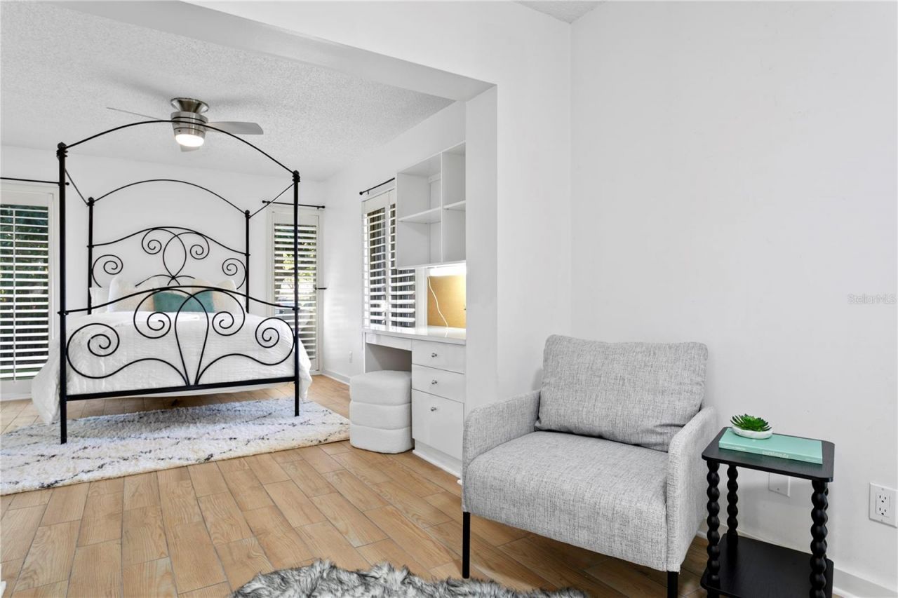 12915 Golf Crest Terrace, Tampa, FL 33618 Photo