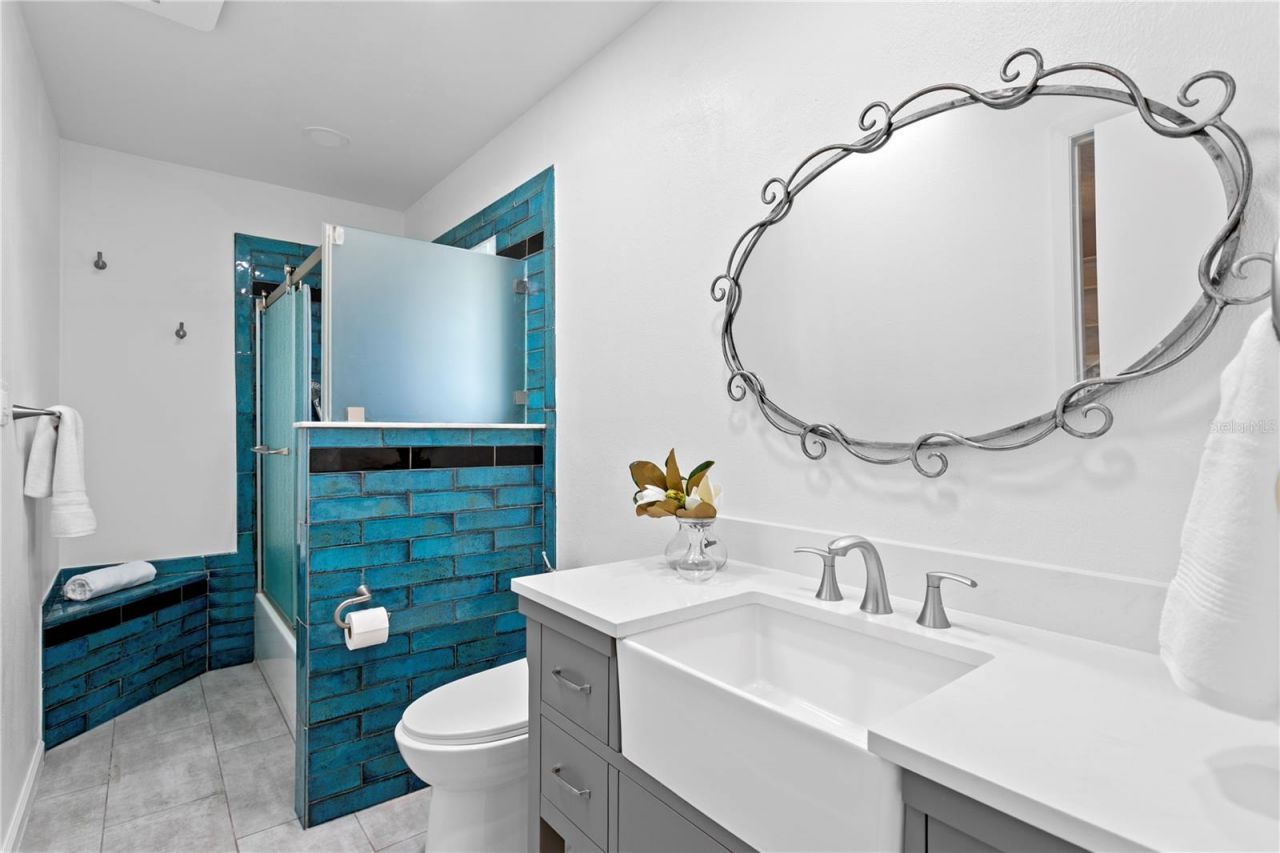 12915 Golf Crest Terrace, Tampa, FL 33618 Photo