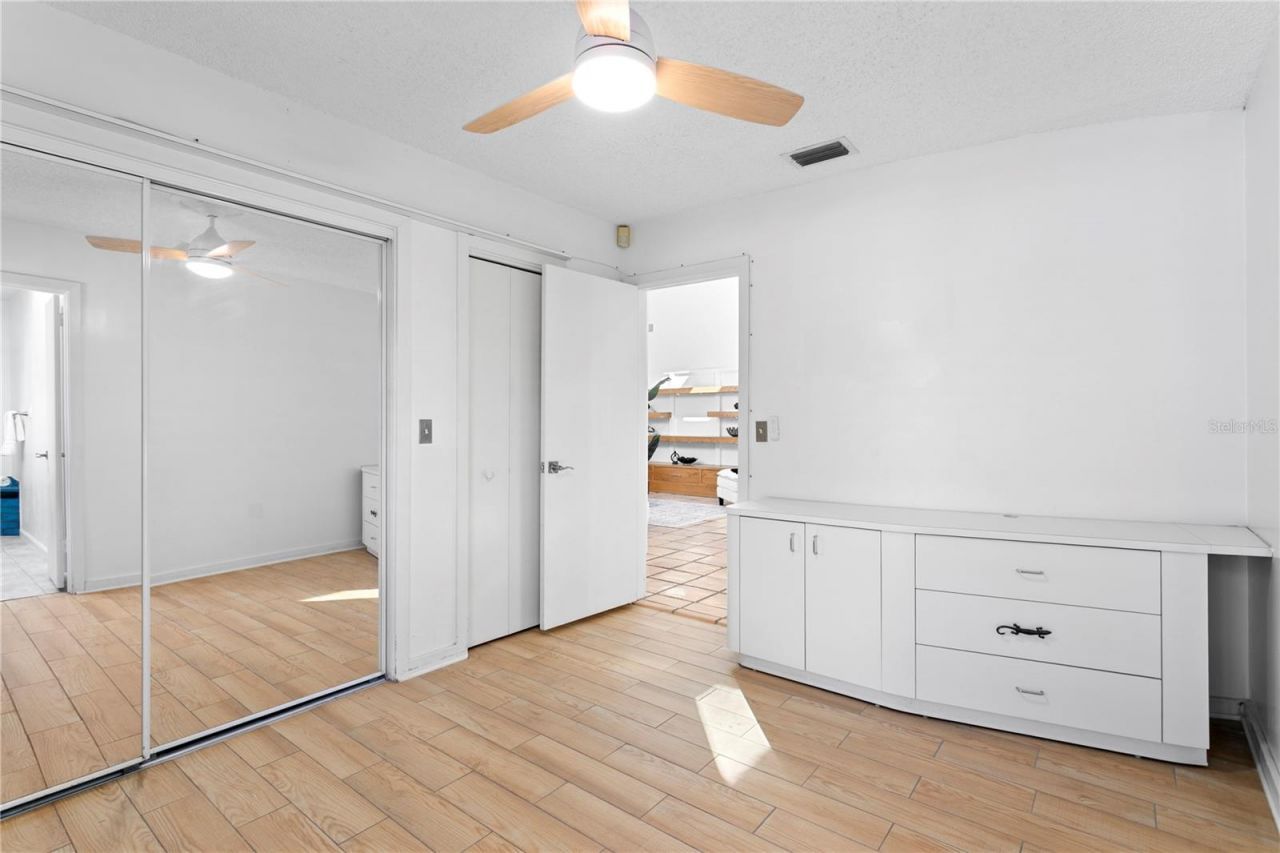 12915 Golf Crest Terrace, Tampa, FL 33618 Photo