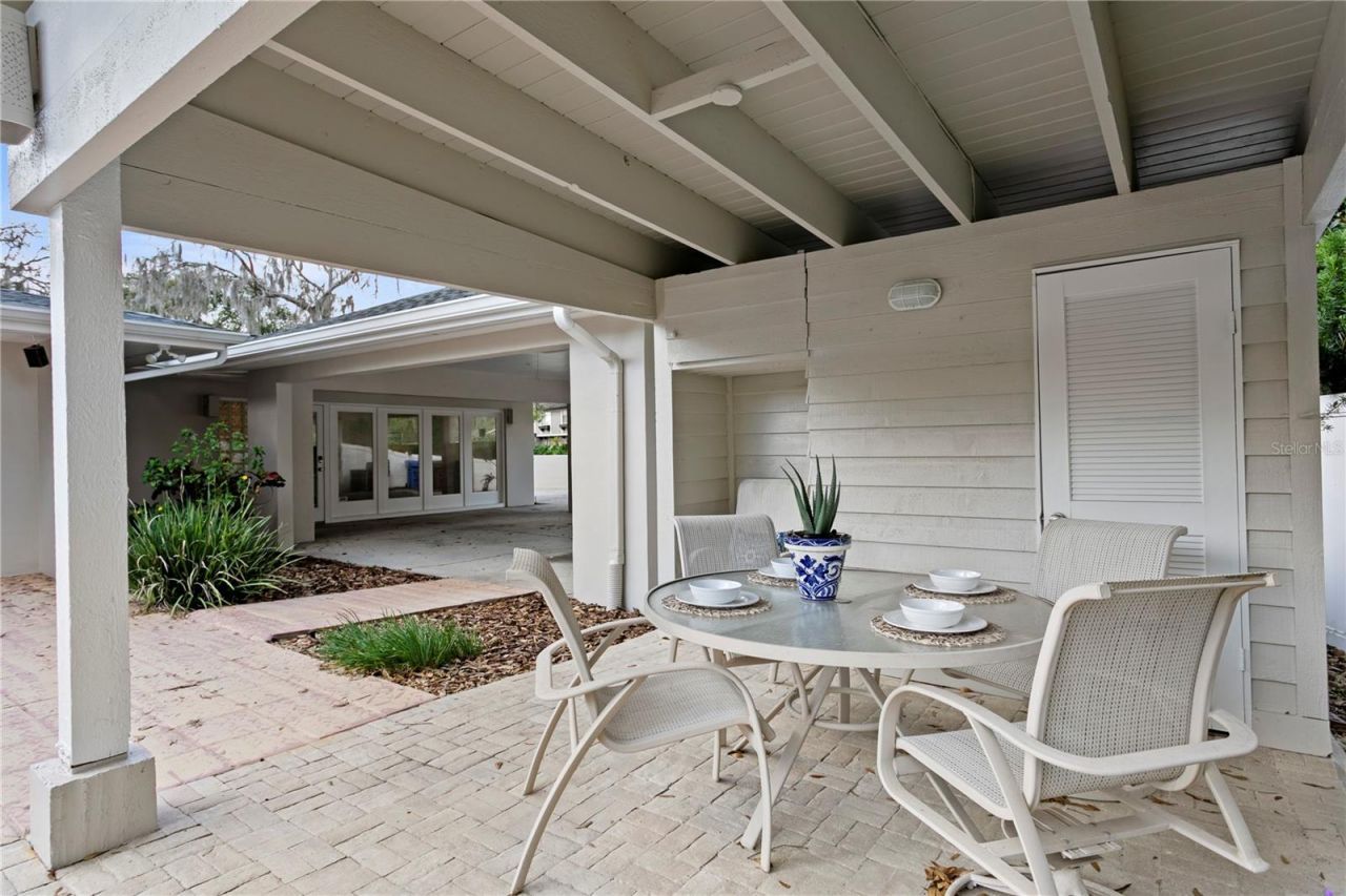 12915 Golf Crest Terrace, Tampa, FL 33618 Photo