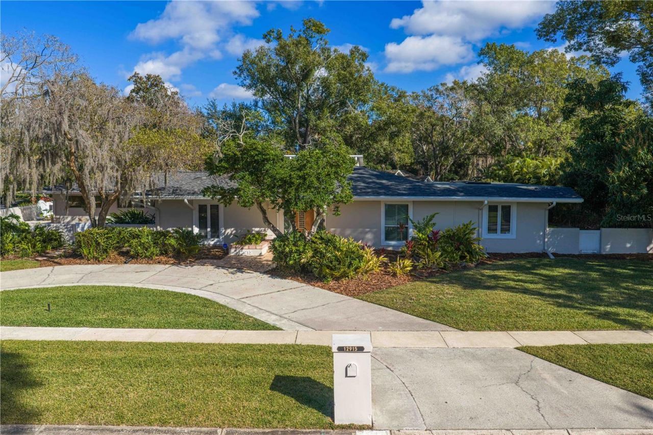 12915 Golf Crest Terrace, Tampa, FL 33618 Photo