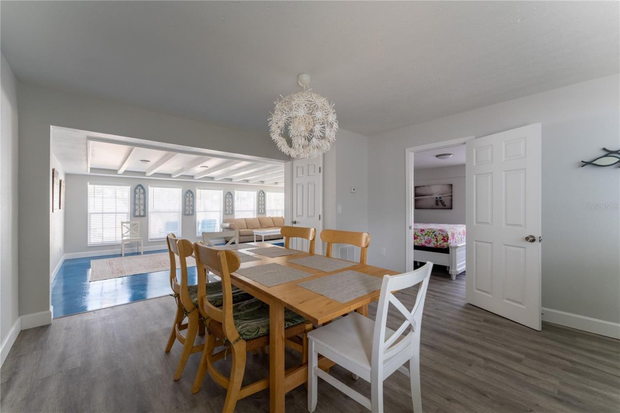 604 Avenida De Mayo, Sarasota, FL 34242 Photo