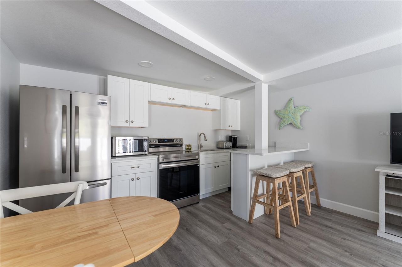 604 Avenida De Mayo, Sarasota, FL 34242 Photo