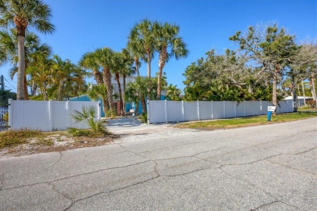 604 Avenida De Mayo, Sarasota, FL 34242 Photo