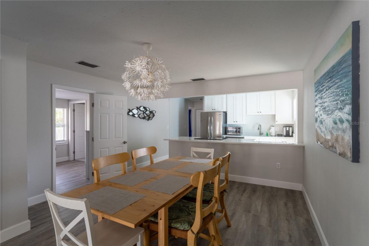 604 Avenida De Mayo, Sarasota, FL 34242 Photo