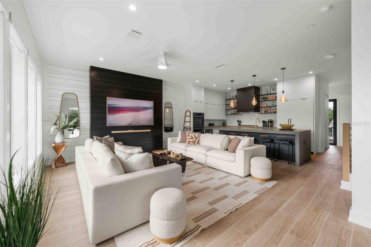 5612 Guava Street, Holmes Beach, FL 34217 Photo