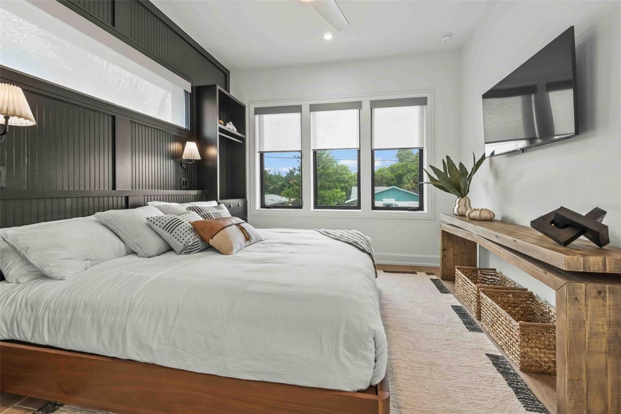 5612 Guava Street, Holmes Beach, FL 34217 Photo