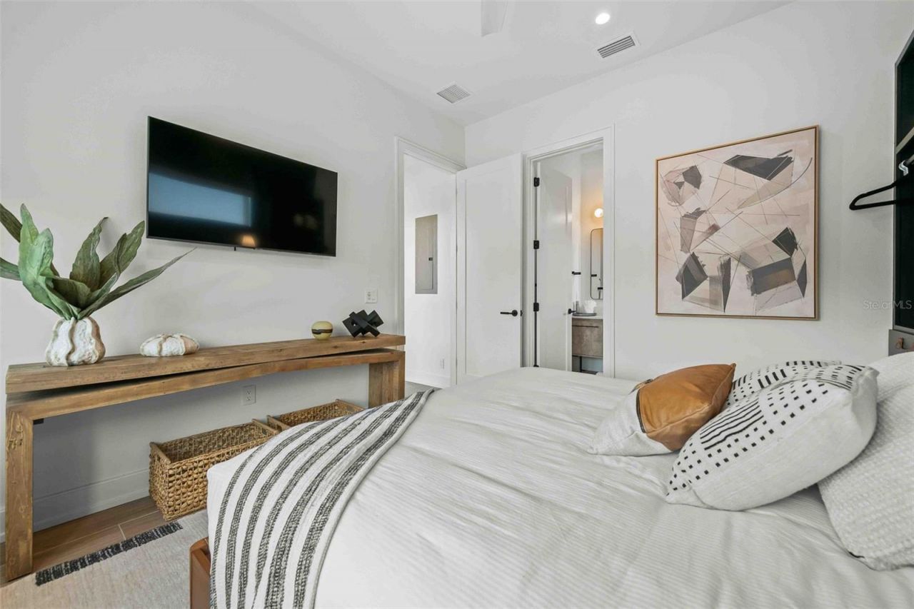 5612 Guava Street, Holmes Beach, FL 34217 Photo