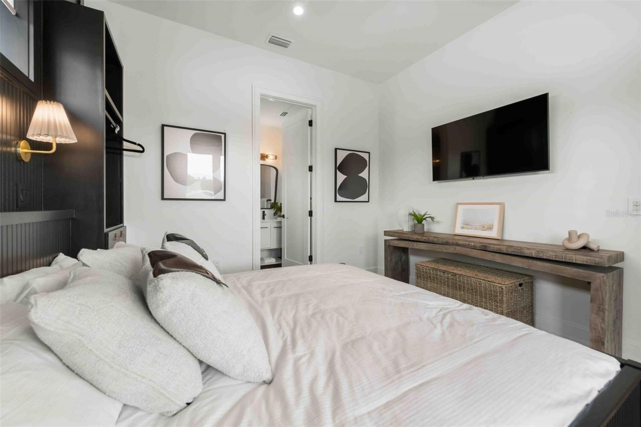 5612 Guava Street, Holmes Beach, FL 34217 Photo