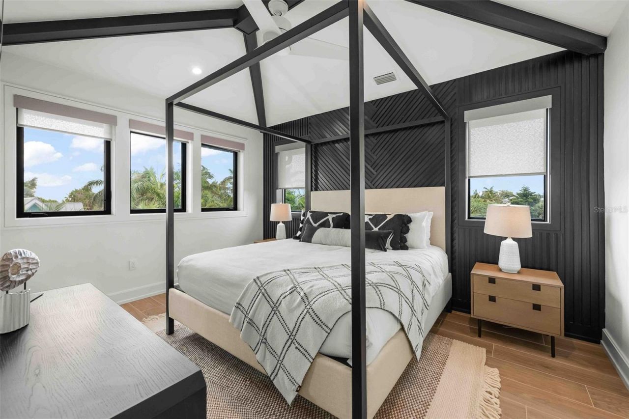 5612 Guava Street, Holmes Beach, FL 34217 Photo