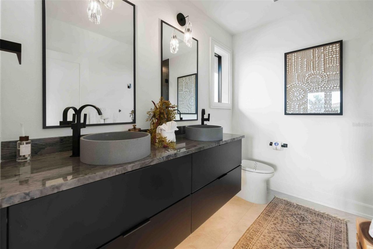 5612 Guava Street, Holmes Beach, FL 34217 Photo