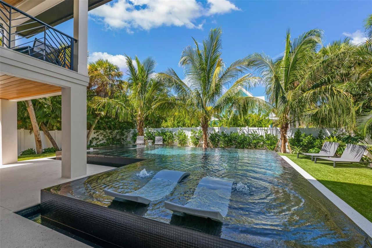 5612 Guava Street, Holmes Beach, FL 34217 Photo