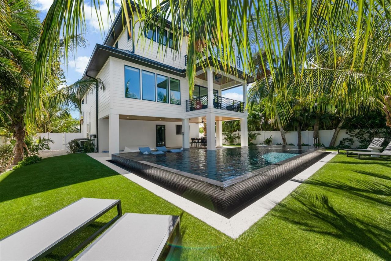 5612 Guava Street, Holmes Beach, FL 34217 Photo