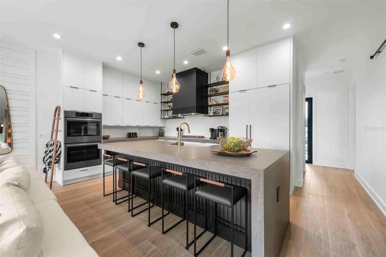 5612 Guava Street, Holmes Beach, FL 34217 Photo