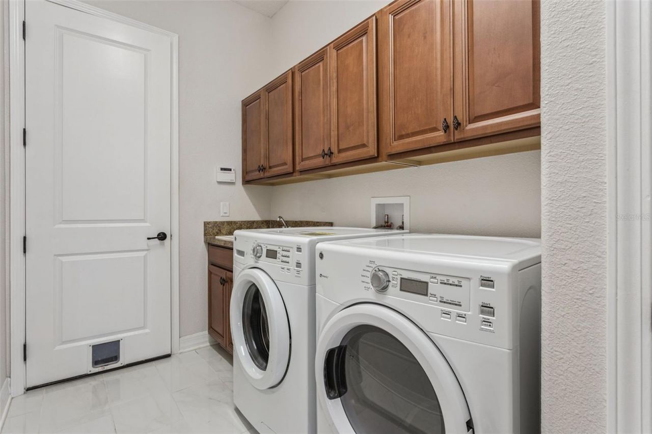 25499 Hawks Run Lane, Sorrento, FL 32776 Photo