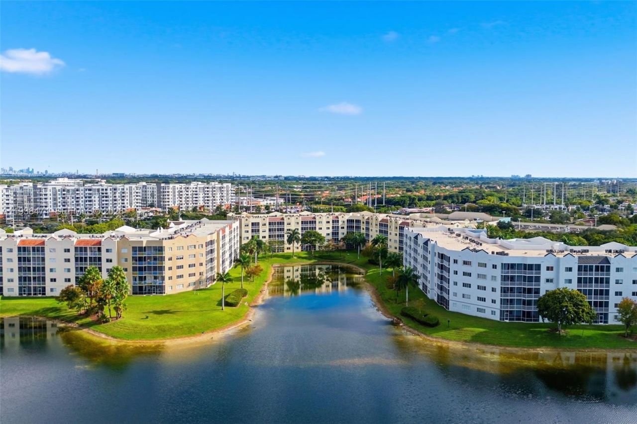 10710 NW 66th St, Unit 111, Doral, FL 33178 Photo