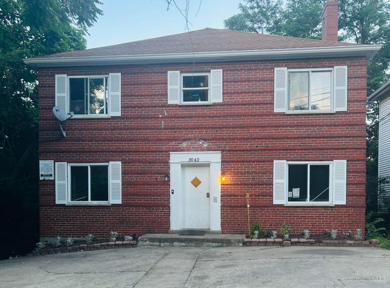 3042 Percy Avenue, Cincinnati, OH 45211 Main Photo