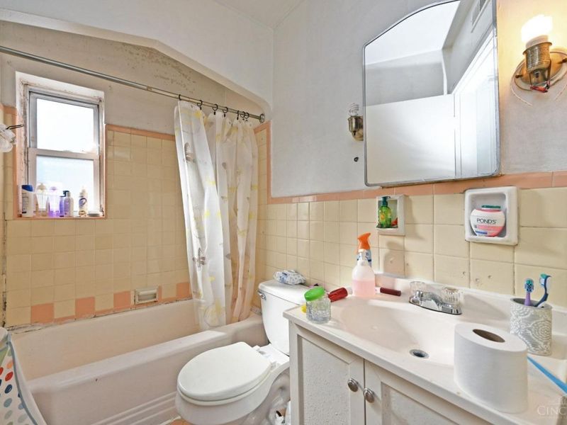 3042 Percy Avenue, Cincinnati, OH 45211 Photo 9