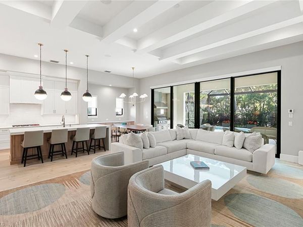 2036 Cambridge Park DR, NAPLES, FL 34109