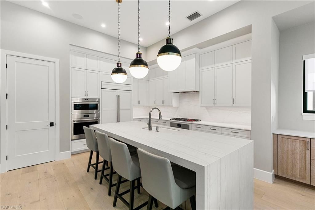 2036 Cambridge Park Dr, Naples, FL 34109 Photo