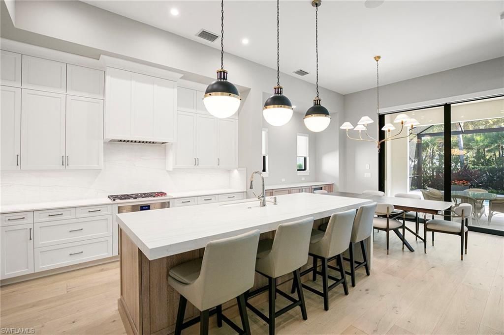 2036 Cambridge Park Dr, Naples, FL 34109 Photo