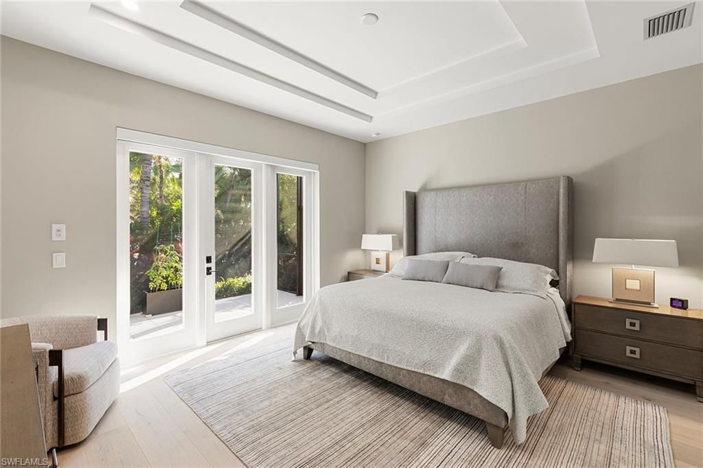 2036 Cambridge Park Dr, Naples, FL 34109 Photo